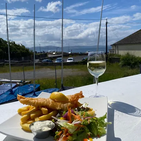 An Cruiscin Lan מלון 2*