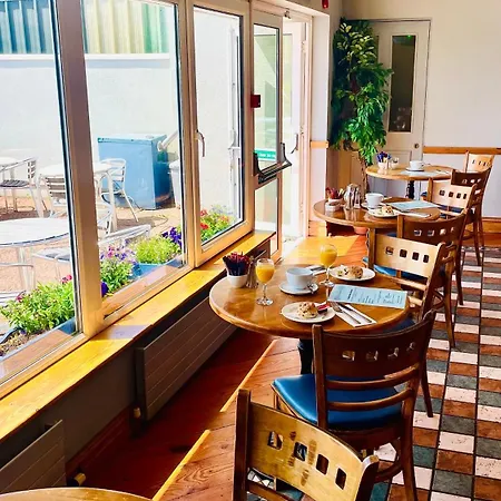 An Cruiscin Lan 2* Spiddal