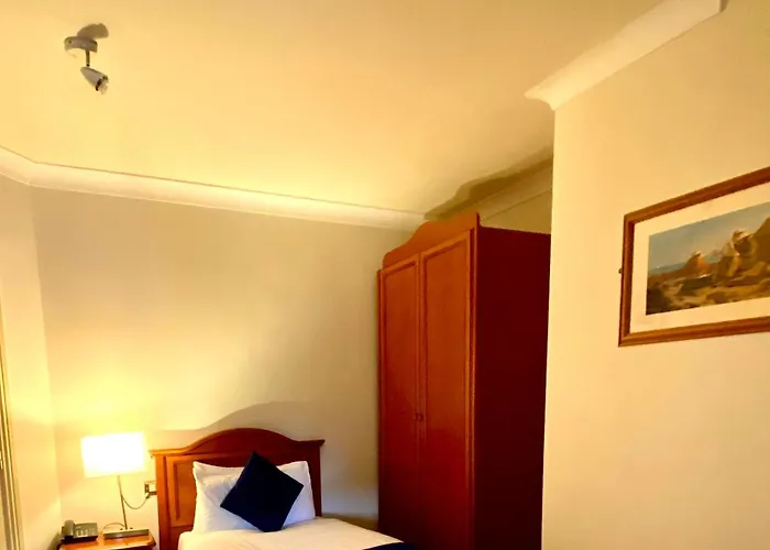 An Cruiscin Lan Hotel 2*