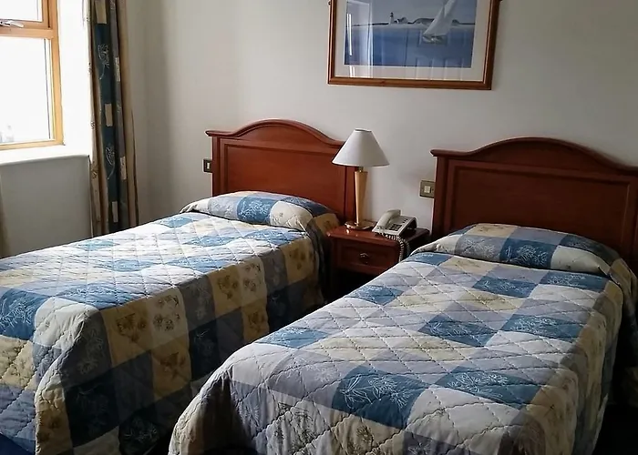 An Cruiscin Lan Hotel