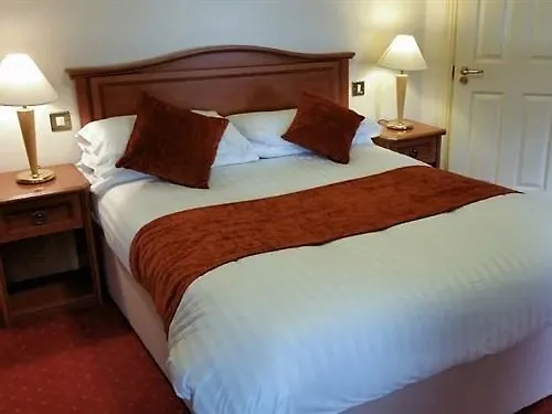 An Cruiscin Lan Hotel